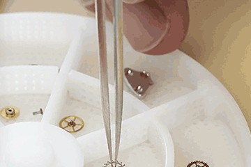 广州江诗丹顿腕表换原厂电池